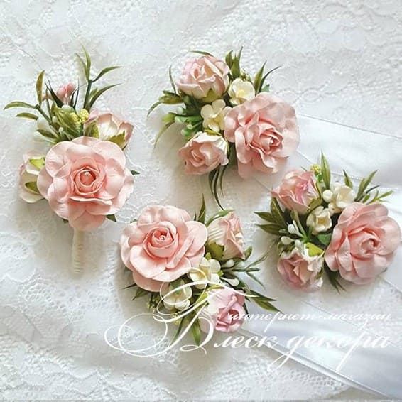 Браслетики подружек невесты розовые