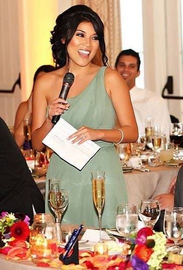 Девушка с текстом тоста