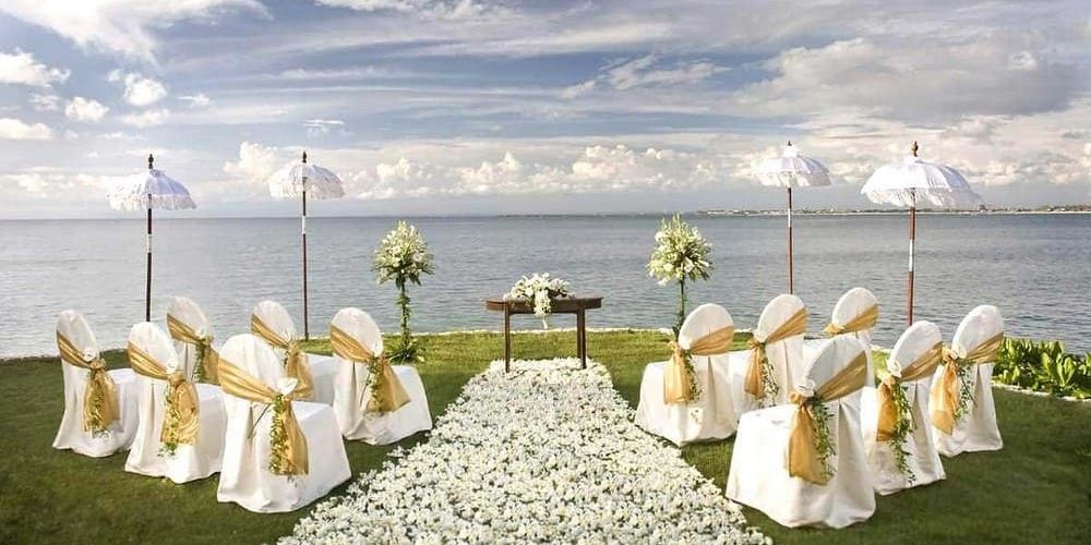 Украшенное место свадебной церемонии