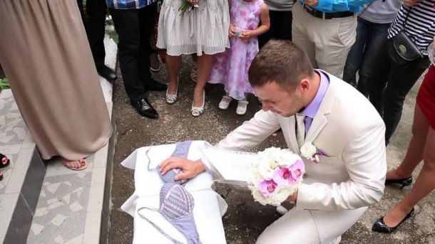 Жених на выкупе