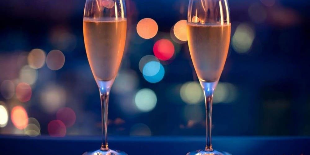 Бокалы с напитком