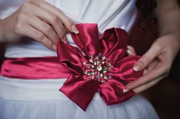 Аксессуар на платье