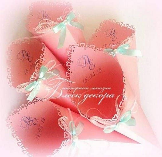 Кулечки для лепестков роз, бирюзово-розовая свадьба